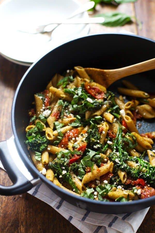 20 Minute Lemon Pesto Penne in a pan.